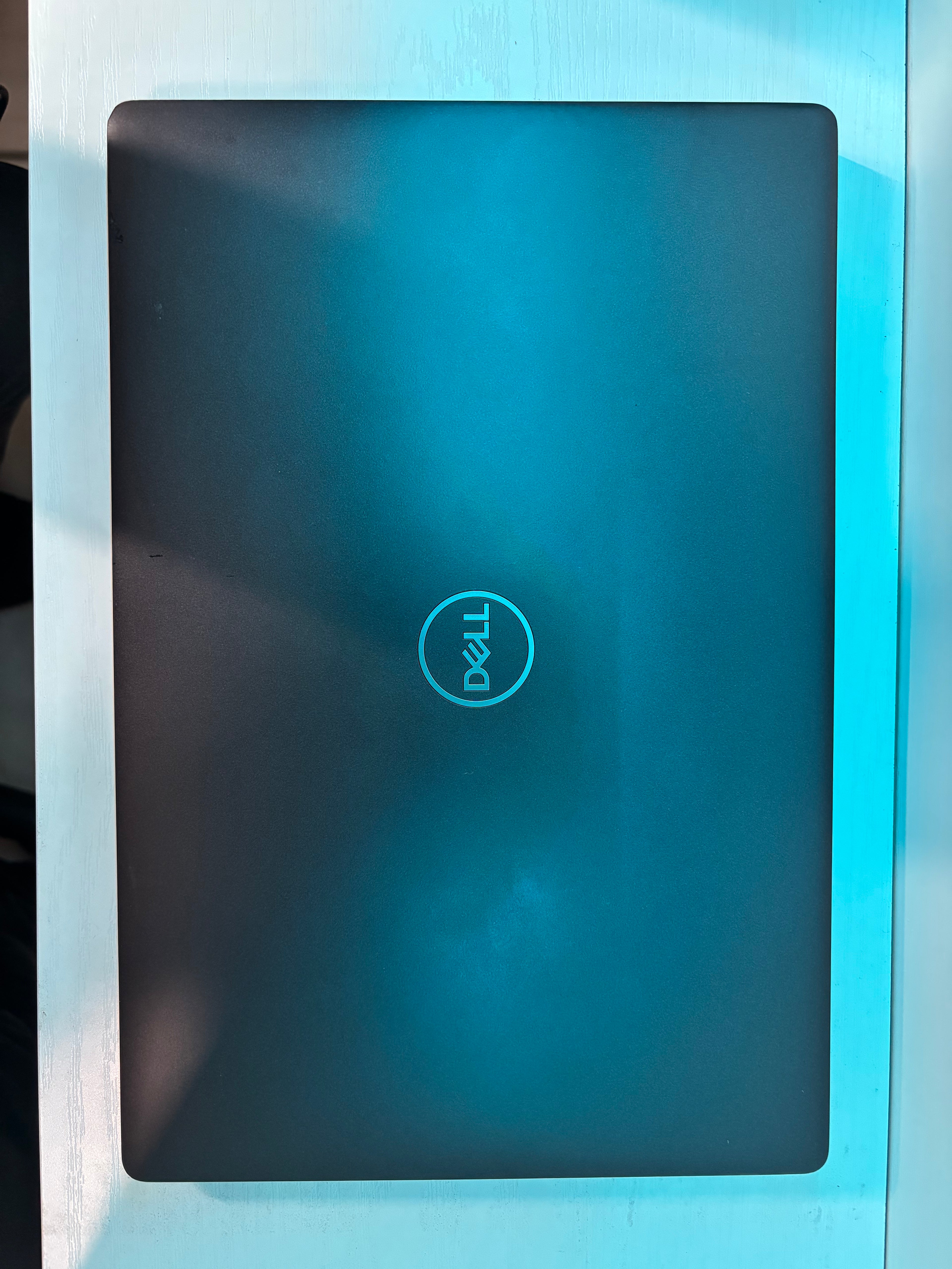 Dell Latitude 5400 laptop with Intel Core i5-8365U 1.9GHz